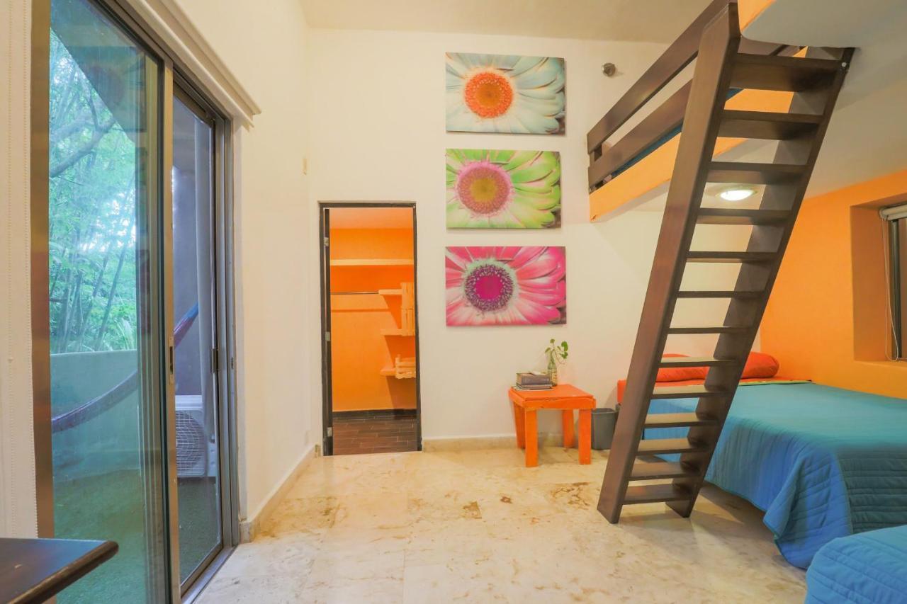 Guest House La Aldea Holistic Experience Cancun Ngoại thất bức ảnh